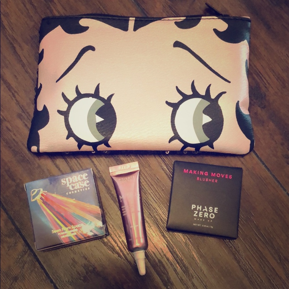 Makeup bundle: Ipsy
